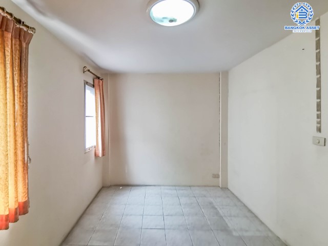 ทาวน์โฮมมือสองย่านกรุงเทพฯ ม.บ้านริมสวน ดอนเมือง เนื้อที่ 19.1 ตร.ว. ฟังก์ชัน 3 ห้องนอน 3 ห้องน้ำ 1 ที่จอดรถ บ้านพร้อมอยู่ แถมฟรี! 3 เครื่องปรับอากาศ เข้า-ออกได้หลายเส้นทาง ถ.แจ้งวัฒนะ ถ.สรงประภา ถ.กำแพงเพชร 6 ใกล้ทางด่วน "ดอนเมืองโทลล์เวย์" และรถไฟฟ้าสายสีแดง "สถานีดอนเมือง"...